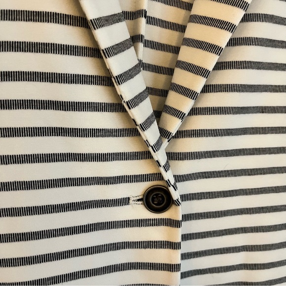Tahari Striped Blazer Jacket White Black Stretch Button Size M - Picture 3 of 14